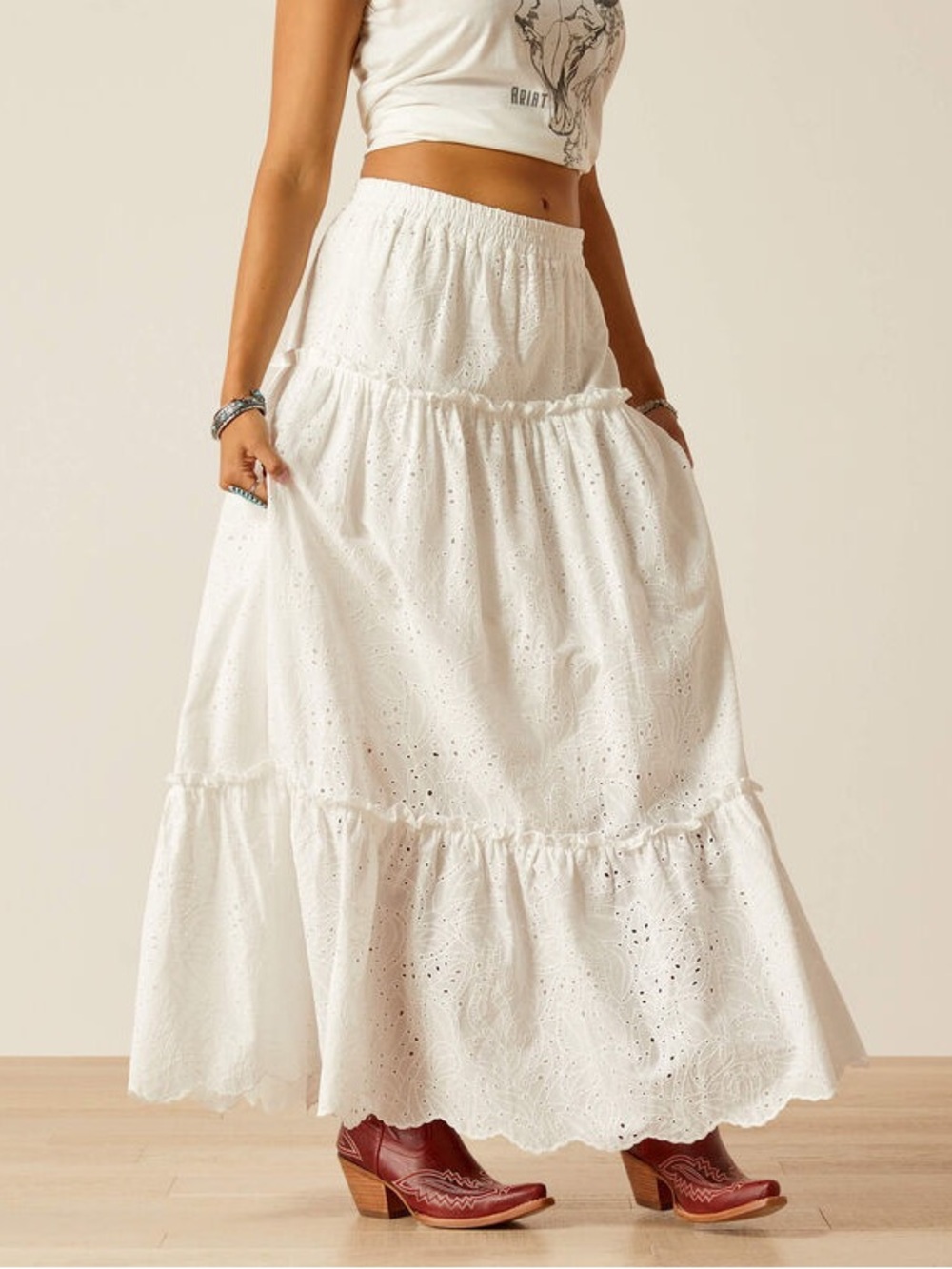 NWOT ARIAT- WOMEN'S SKIRT IN CLOUD DANCER LARGE